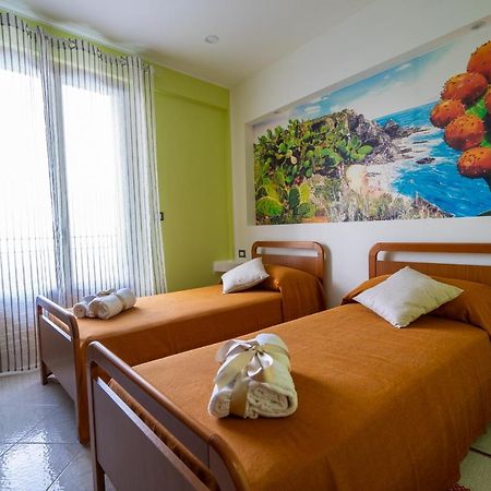 Casa Vacanze Dell'Angelo San Mauro Castelverde 外观 照片