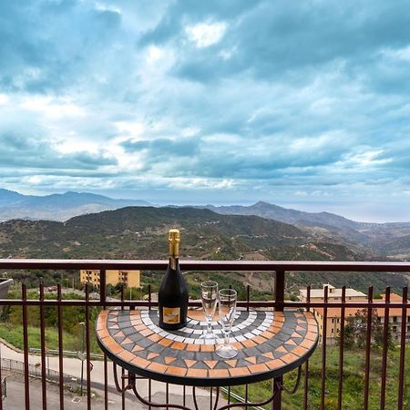 Casa Vacanze Dell'Angelo San Mauro Castelverde 外观 照片