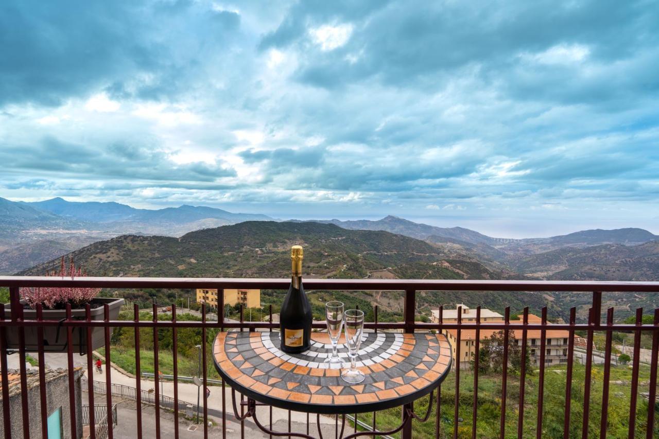 Casa Vacanze Dell'Angelo San Mauro Castelverde 外观 照片